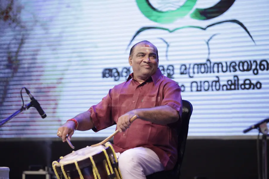 അക്കാദമിയിൽനിന്ന് ഒന്നും കൊണ്ടുപോയിട്ടല്ല എനിക്ക് ജീവിക്കേണ്ടത്-മട്ടന്നൂർ ശങ്കരൻകുട്ടിമാരാർ
