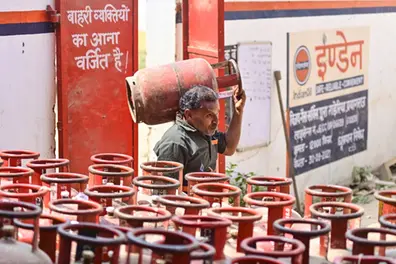 No more hassle, now get LPG cylinders delivered on Instamart; HPCL rolls out quick commerce service