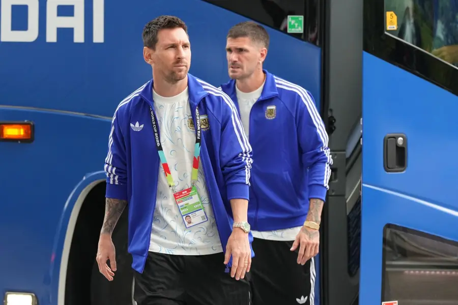Argentina vs England LIVE