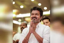 മുഖ്യമന്ത്രിയോട് മത്സരിക്കാനില്ല; റിലീസിങ് തീയതി മാറ്റിവെച്ച് തമിഴ് സിനിമകൾ