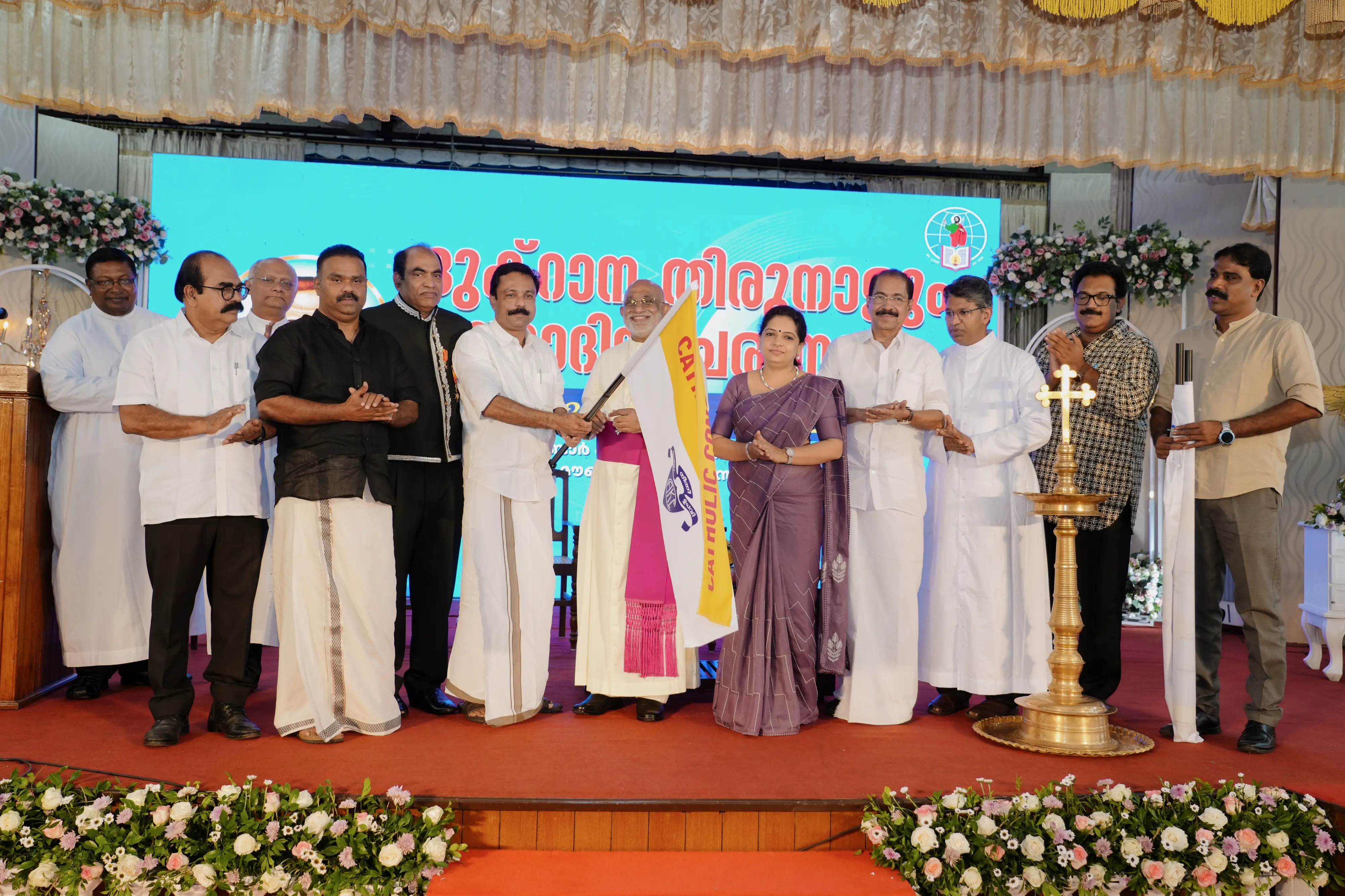എ.കെ.സി.സി.യുടെ ആഗോള സംഗമം പതാക പ്രയാണം