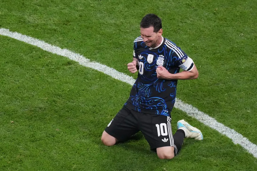 messi win celebration