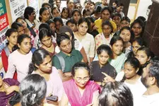 സൂപ്രണ്ടിനെ തടയൽ, ഉപരോധം, സംഘർഷം; ഒടുവിൽ നഴ്സുമാരുടെ സമരം ഫലംകണ്ടു, ശമ്പളകരാറിൽ ഒപ്പുവെച്ച് അധികൃതർ