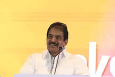 വിഴിഞ്ഞം ഉമ്മൻചാണ്ടിയുടെ സമ്മാനം, തുറമുഖത്തിന് അദ്ദേഹത്തിന്റെ പേരിടണം; സർക്കാരിനോട് KC വേണുഗോപാൽ