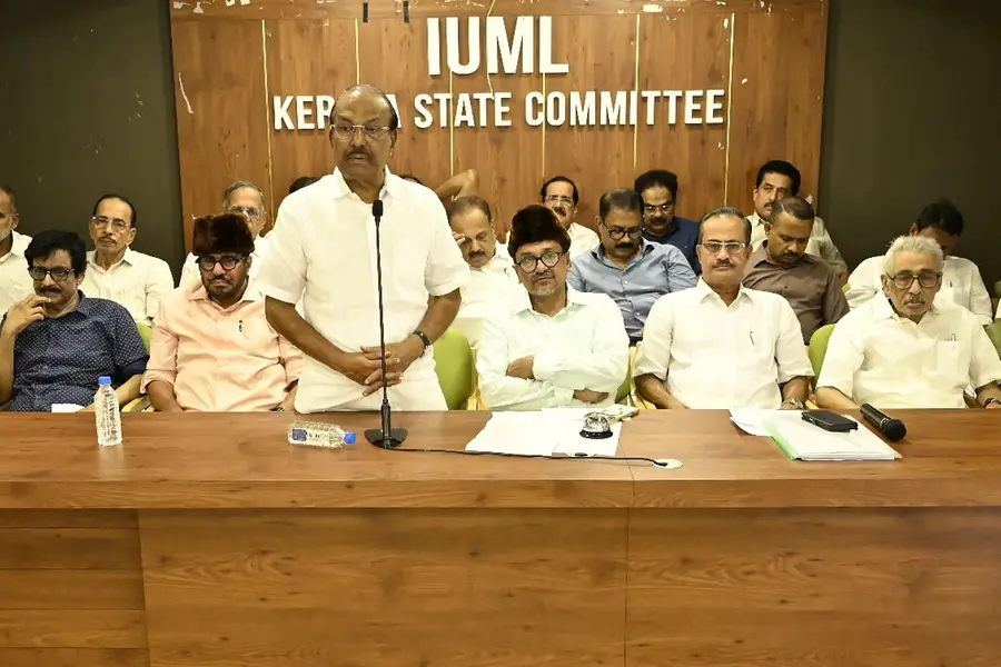 മന്ത്രിമാരുടെ സ്റ്റാഫ് നിയമനം; 'വിളിച്ചുണർത്തി ഊണില്ലെന്ന് പറയേണ്ടായിരുന്നു',ലീഗ് യോഗത്തിൽ വിമർശനം