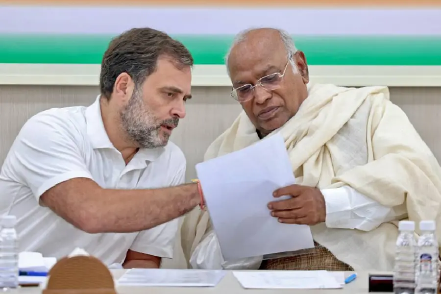 ഭക്തരെ വഞ്ചിച്ചു, പ്രധാനമന്ത്രി മൗനം വെടിയണം; രാമക്ഷേത്ര ഫണ്ട് തട്ടിപ്പിൽ രാഹുലും ഖാർഗെയും
