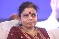 “പാട്ടാണ് എന്റെ വെളിച്ചം, അച്ഛനും അമ്മയും സംഗീതവുമാണ് എന്റെ ലോകം”