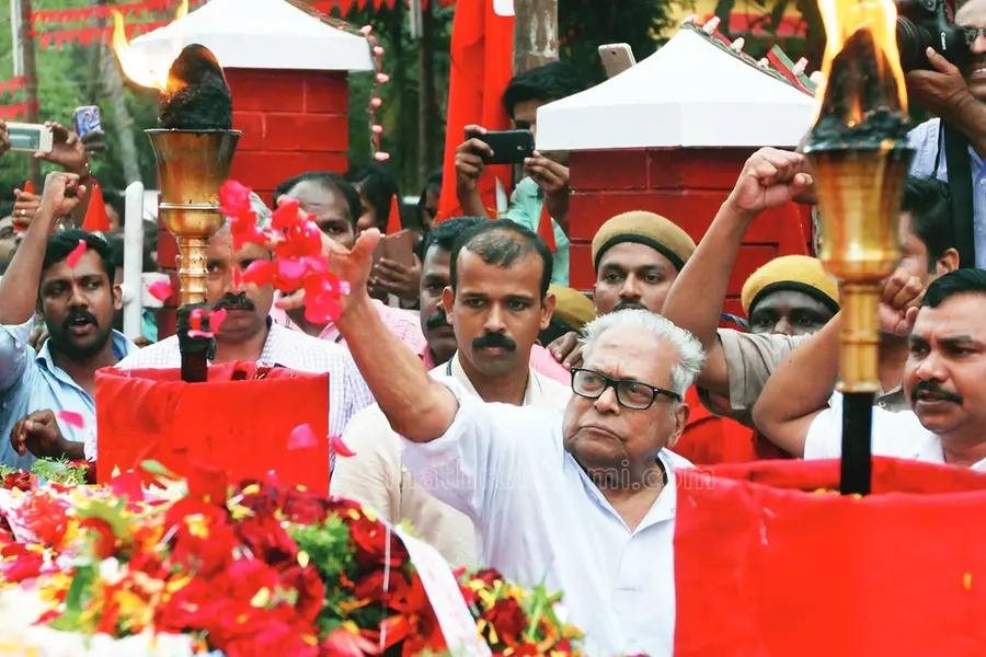 ഭൂമികുലുക്കും കൊടുങ്കാറ്റിൻ കരുത്ത്