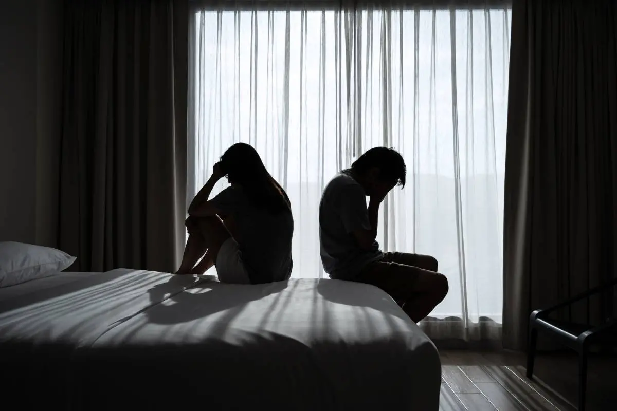 lonely-couple|photo:Envato