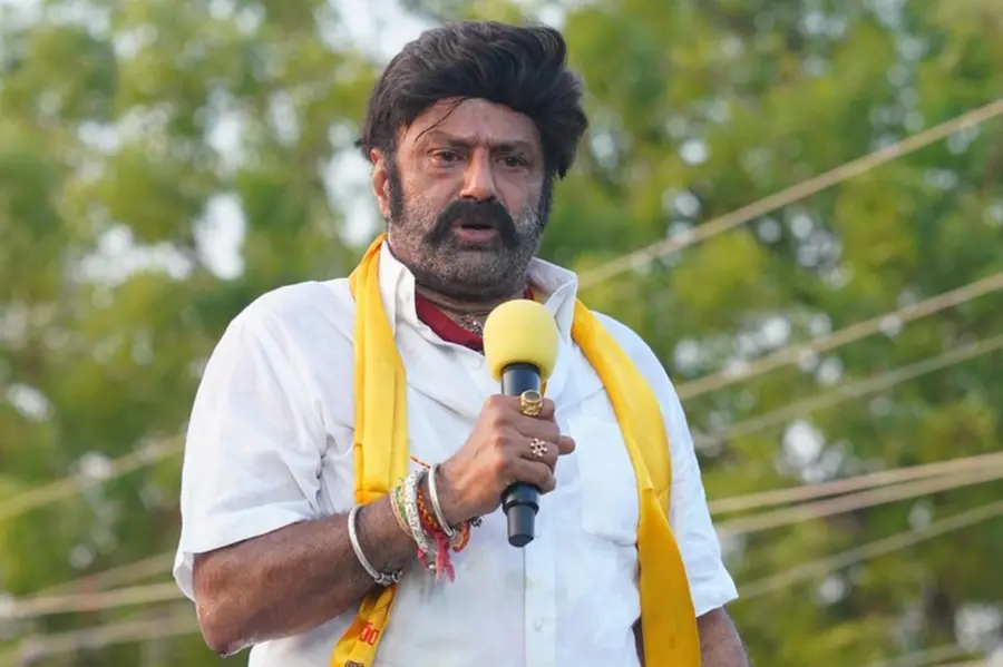 Telugu actor Nandamuri Balakrishna is seen shouting at a fan during Akhanda 2 promotion in Visakhapatnam