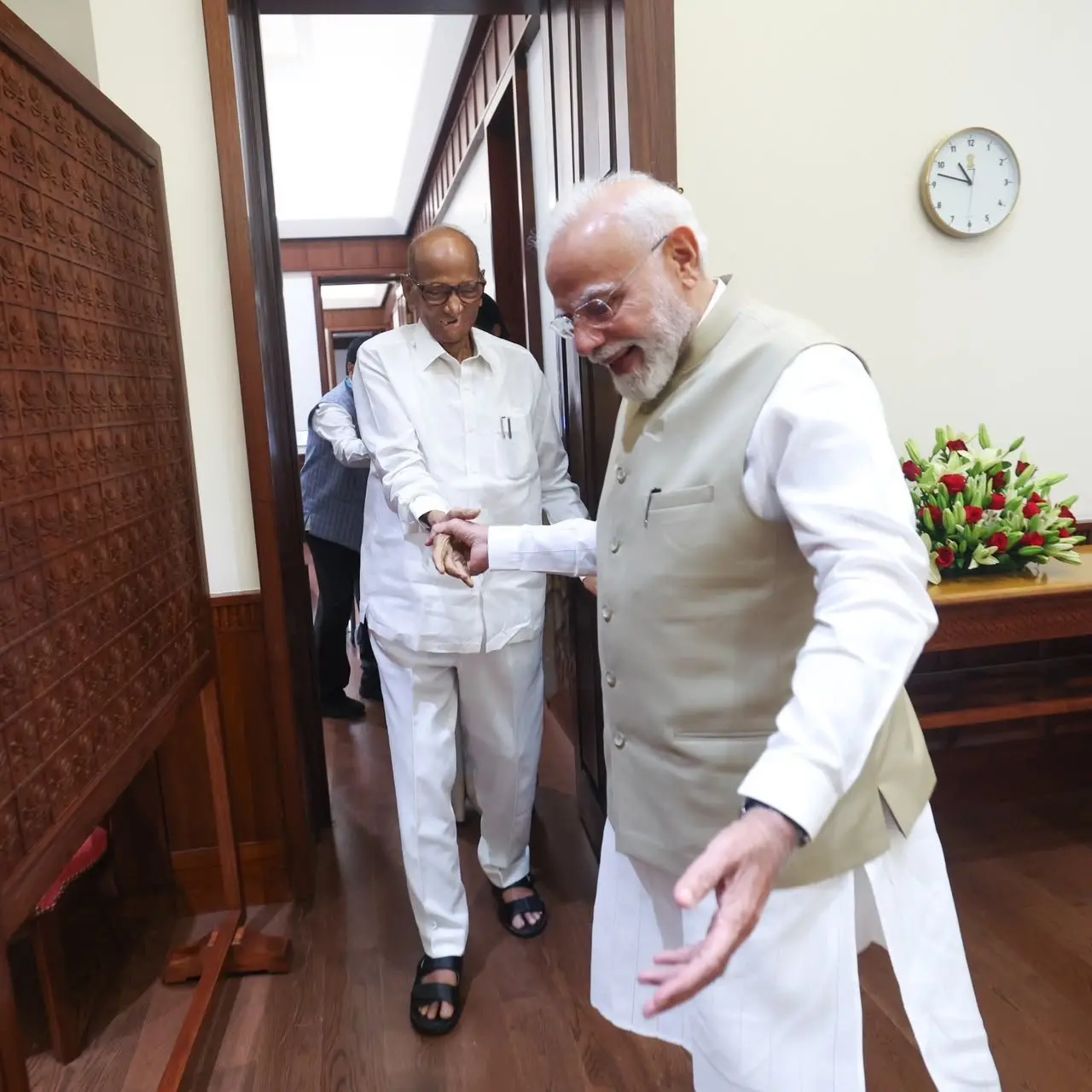 എന്സിപി-എസ്പി നേതാവ് ശരദ് പവാര് പ്രധാനമന്ത്രിയെ സന്ദര്ശിക്കാനെത്തിയപ്പോള്