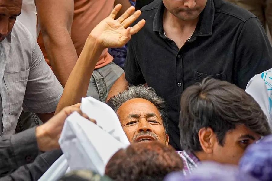 ‘എനിക്ക് ജീവിക്കണം, പക്ഷേ യുവാക്കളുടെ ജീവിതം പകരംകൊടുക്കാനാകില്ല’; സമരംനിർത്താൻ ഉപാധിവെച്ച് വാങ്ചുക്