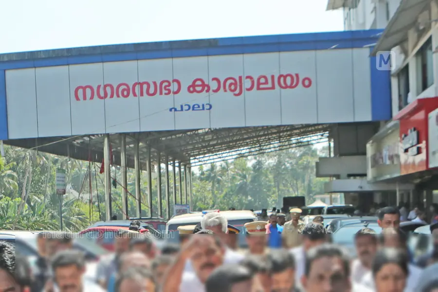 മാണിഗ്രൂപ്പ് പിന്തുണയ്ക്കും; വിമതർ പാലാ ഭരിക്കും