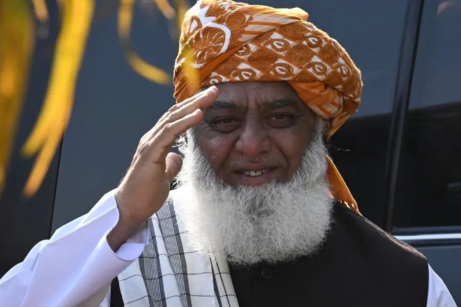 അസിം മുനീറിനെ എതിർത്തു; മൗലാന ഫസ്ലുർ റഹ്മാനെ ഒതുക്കാൻ ലഷ്കറെ തൊയ്ബയെ ഉപയോഗിച്ച് പാക് സൈന്യം
