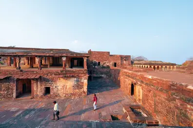 Probe into theft of 400-year-old cannon from MP's Narwar Fort extends to Rajasthan