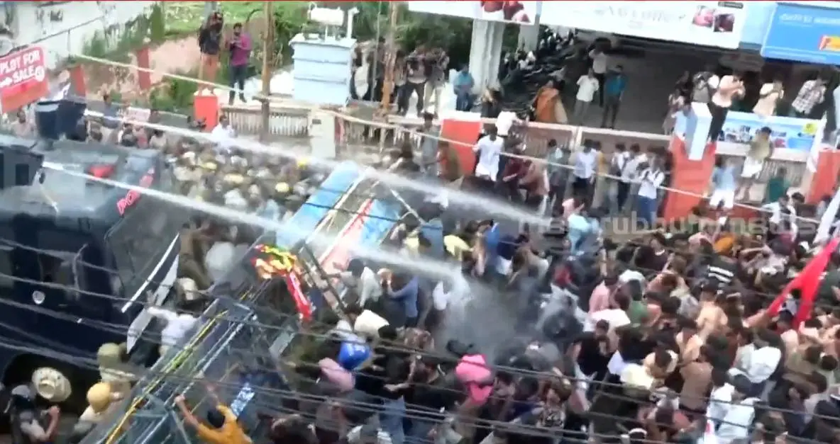 Protest in Palakkad. | Photo: Screengrab/ Mathrubhumi News