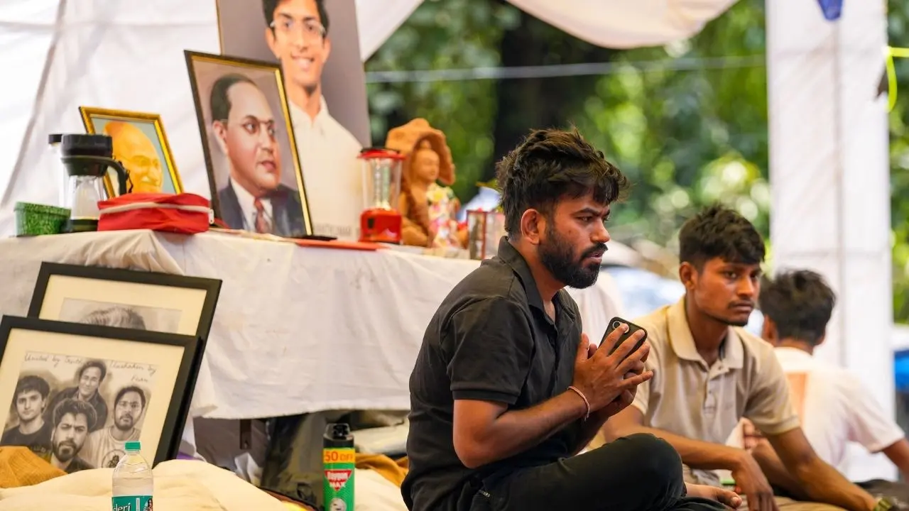 സിജെപി സമരപ്പന്തലിൽ നിരാഹാരമിരിക്കുന്ന അഭിജീത് ദിപ്കെ | Photo: PTI