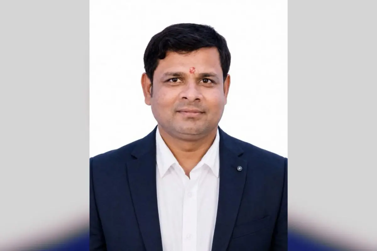 Birendra Kumar Gupta, the alleged mastermind arrested in the Maharashtra TET paper leak case, after being taken into police custody. (Photo: IANS)