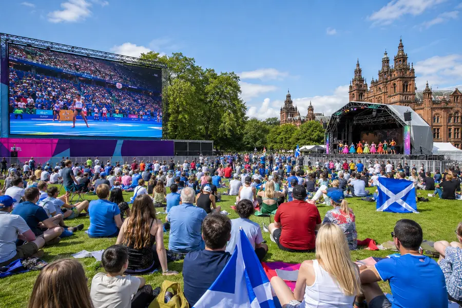 Big screens, bigger cheers, Commonwealth Games fans light up Kelvingrove Park