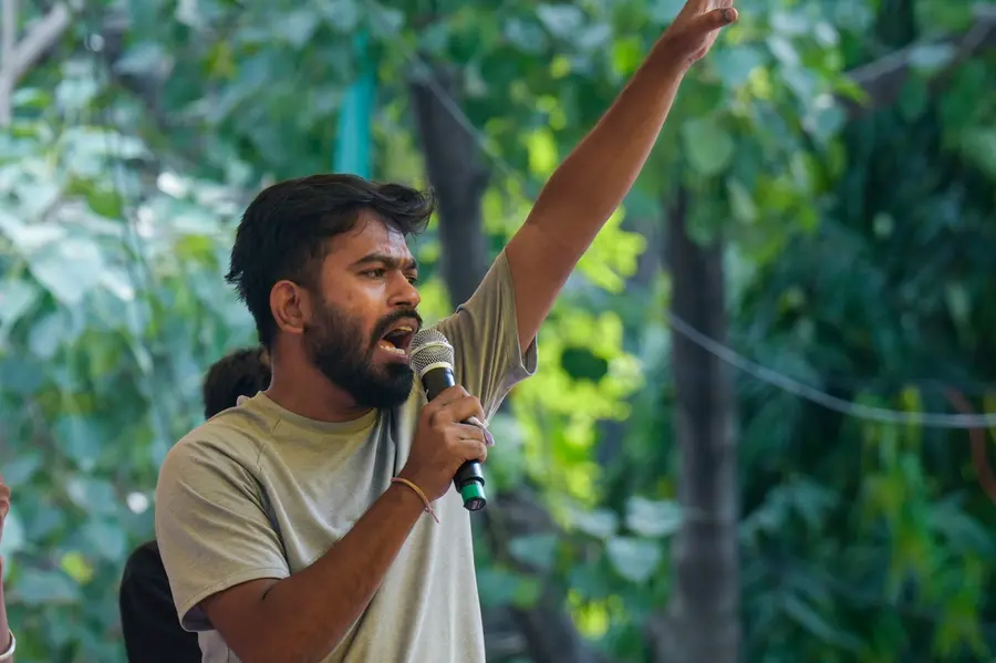 എല്ലാ പാറ്റകളും ഒന്നിച്ചു ചേർന്നാലോ? യുവജന മുന്നേറ്റത്തിന്റെ പുതിയ മുഖമായി അഭിജീത് ദിപ്‌കെ