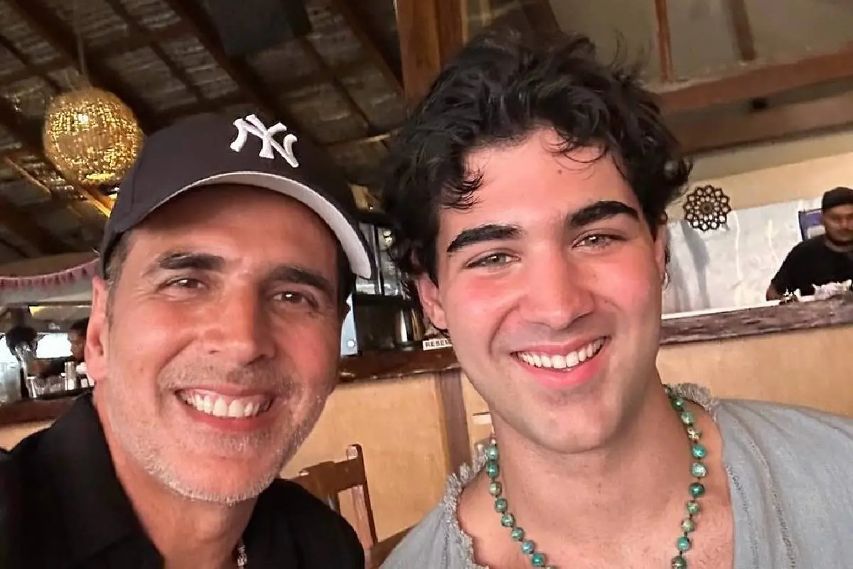 അക്ഷയ് കുമാറും മകന് ആരവും|photo:instagram.com/akshaykumar/?hl=en