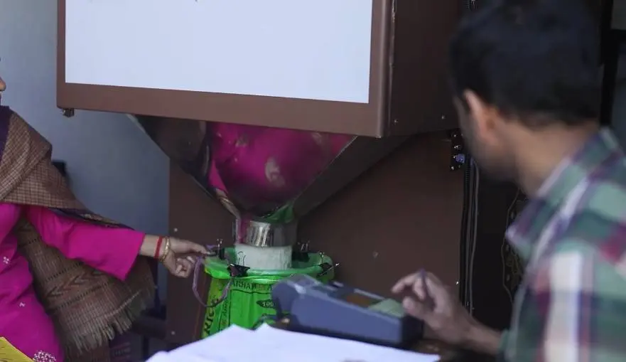ഭുവനേശ്വറിലെ എടിഎം റേഷൻ | Photo: @youtube