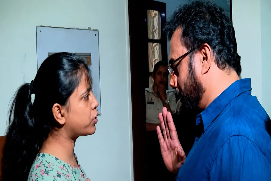 John Brittas Confronts Delhi Police at AKG Bhawan Over Plainclothes Attempt to Arrest Aishi Ghosh