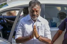 ഒ. പനീർശെൽവം ഡി.എം.കെ വിടുന്നു; വിജയിന്റെ ടി.വി.കെയിലേക്ക് ചേക്കേറാൻ നീക്കം, എംഎൽഎസ്ഥാനമൊഴിയും