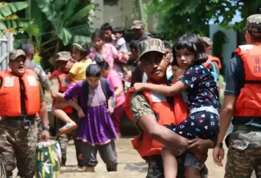 Indian Army has rescued over 1,000 people under Operation Jal Rahat | Photo: Instagram/@indianarmy.adgpi