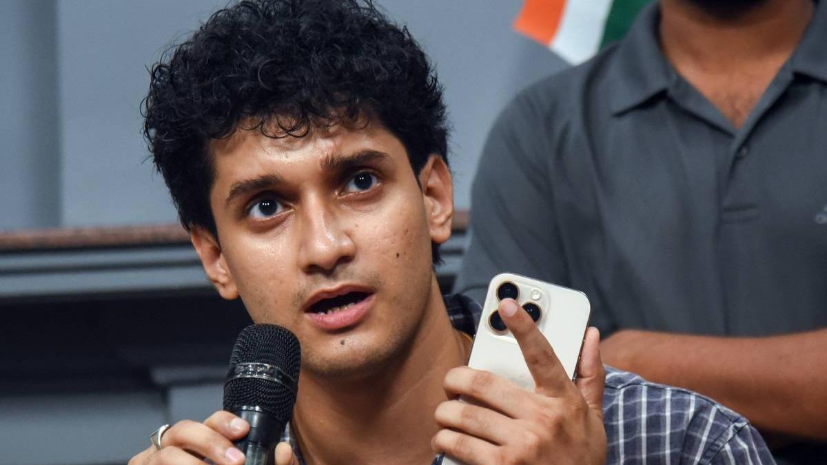 कौन हैं सौरव दास? कॉकरोच जनता पार्टी के उभरते चेहरे और उनके करियर का पूरा सच