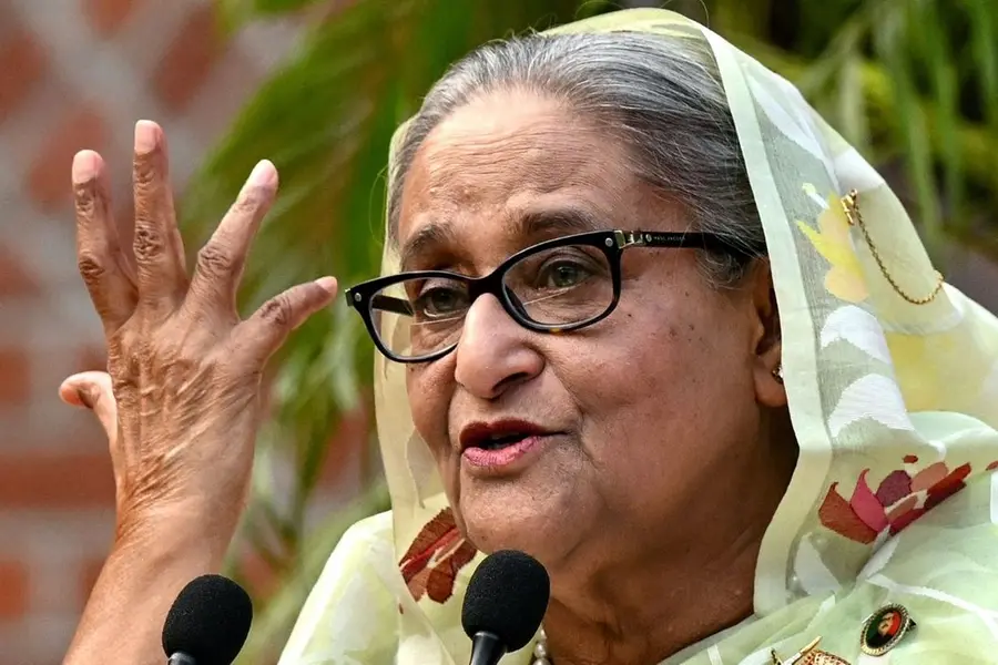 മാതൃരാജ്യത്തേക്ക് മടങ്ങുമെന്ന് ഹസീന; കാലുകുത്തിയാലുടൻ അറസ്റ്റ് ചെയ്യുമെന്ന് ബംഗ്ലാദേശ് മന്ത്രി