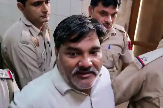 2020ലെ ഡൽഹി കലാപം: ഐബി ഉദ്യോഗസ്ഥനെ കൊലപ്പെടുത്തിയ കേസിൽ എഎപി മുൻ കൗൺസിലർക്ക് ജീവപര്യന്തം തടവ്