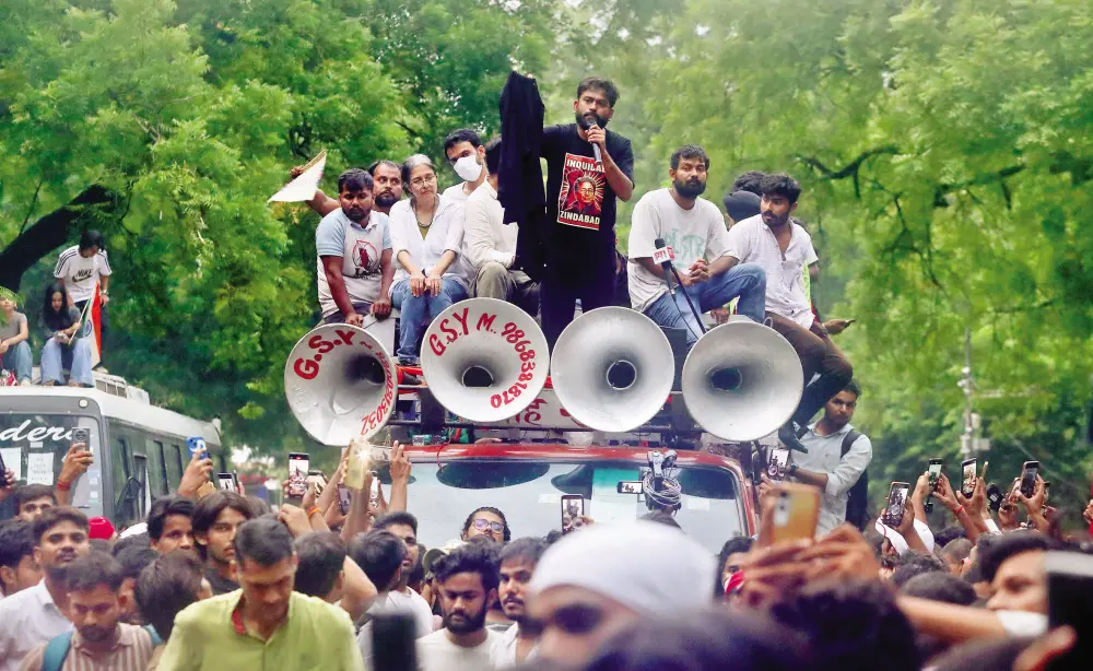 Cockroach Janta Party's protest at Jantar Mantar in New Delhi | Mathrubhumi
