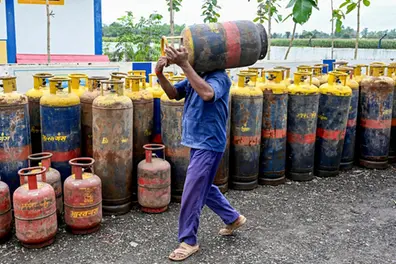 Why does a 10 kg plastic LPG cylinder cost more than a 14.2 kg refill?
