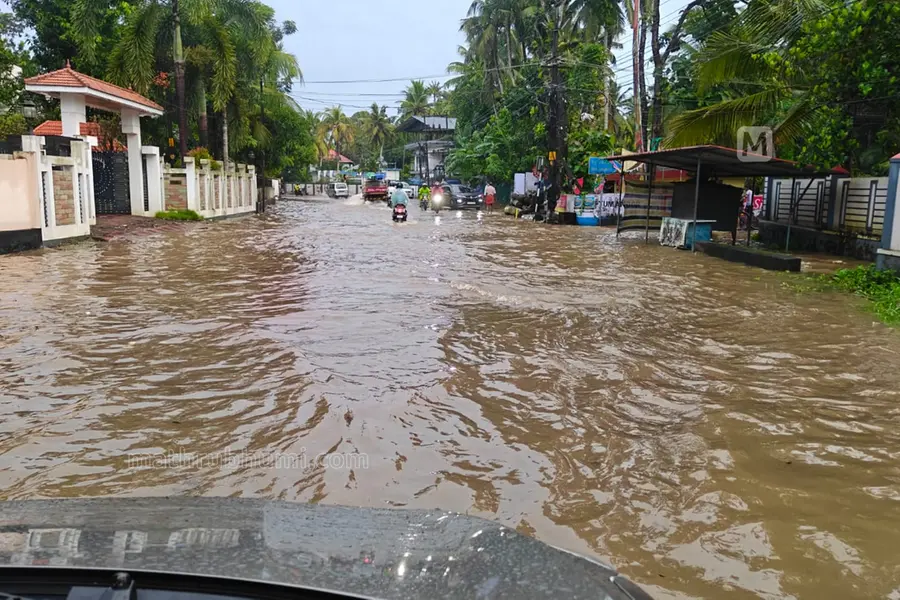 A road flooded by rainwater in Kerala | Photo: Mathrubhumi/K Rangnath Krishna
