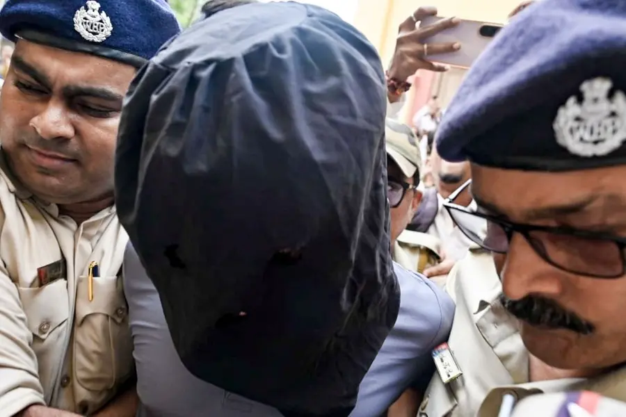 ഹമീം മൊണ്ഡാൽ സുവേന്ദു അധികാരിയെ ലക്ഷ്യമിട്ടു, കാമുകിയുമായി ചേർന്ന് ഹണി ട്രാപ്പിനും പദ്ധതി- പോലീസ്