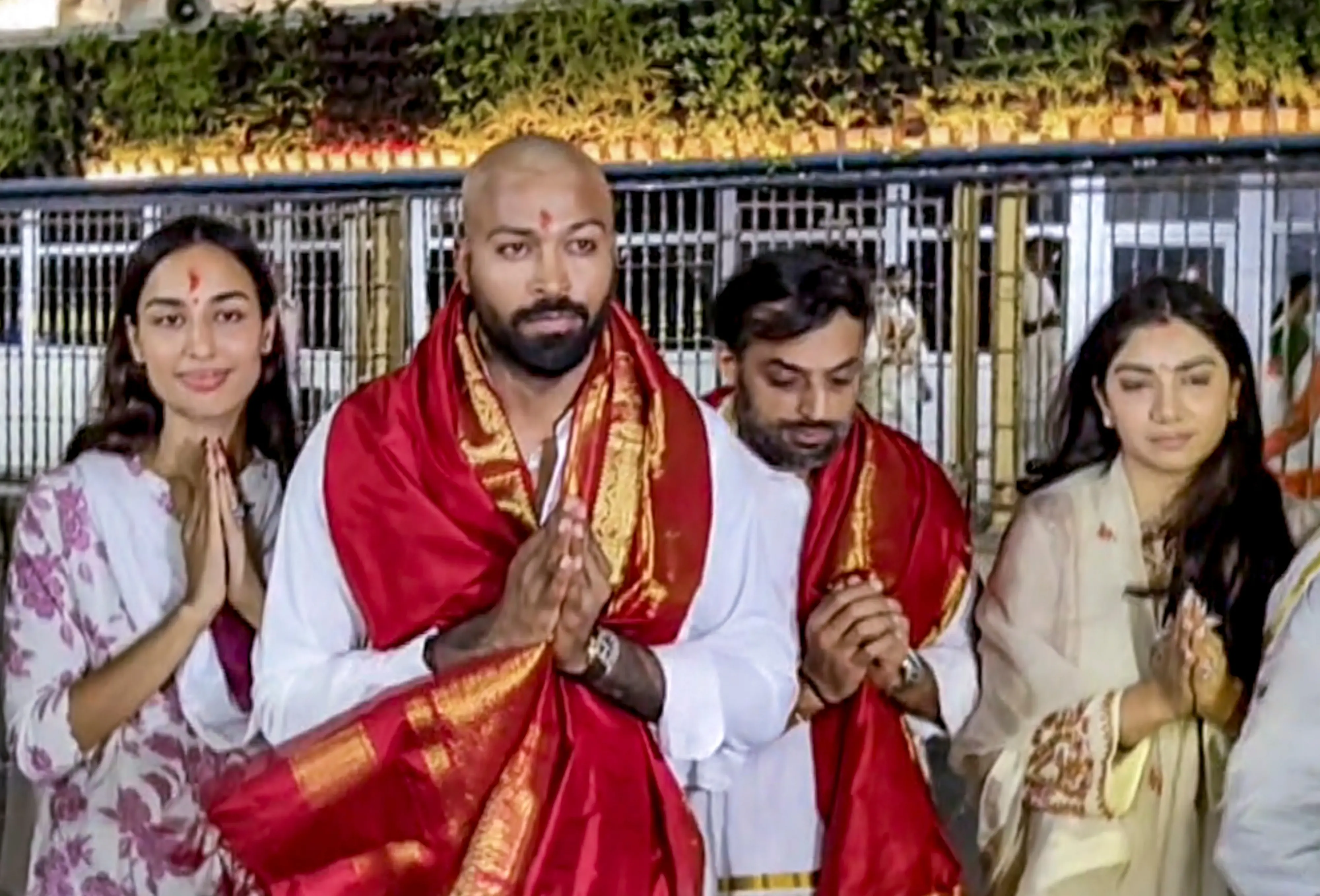 Cricketer Hardik Pandya with his girlfriend Mahieka Sharma offers prayers at the Sri Venkateswara Swamy Temple | Photo credits- PTI