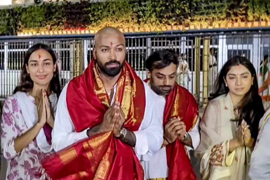 Hardik Pandya's bald look grabs attention as India star visits Tirumala temple with Mahieka Sharma