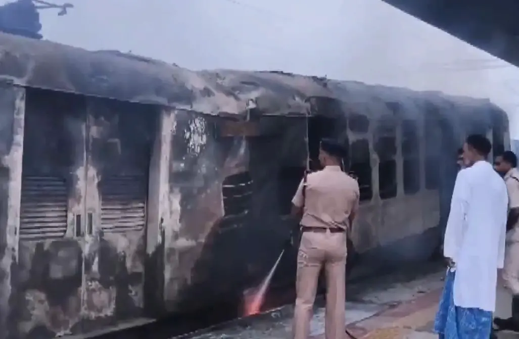 Fire damaged coaches in the Samastipur-Saharsa MEMU train