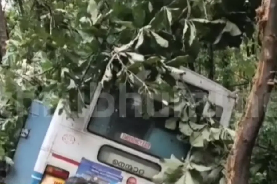 One killed, several injured as KSRTC bus plunges into Nelliyampathy Ghat Road in Palakkad