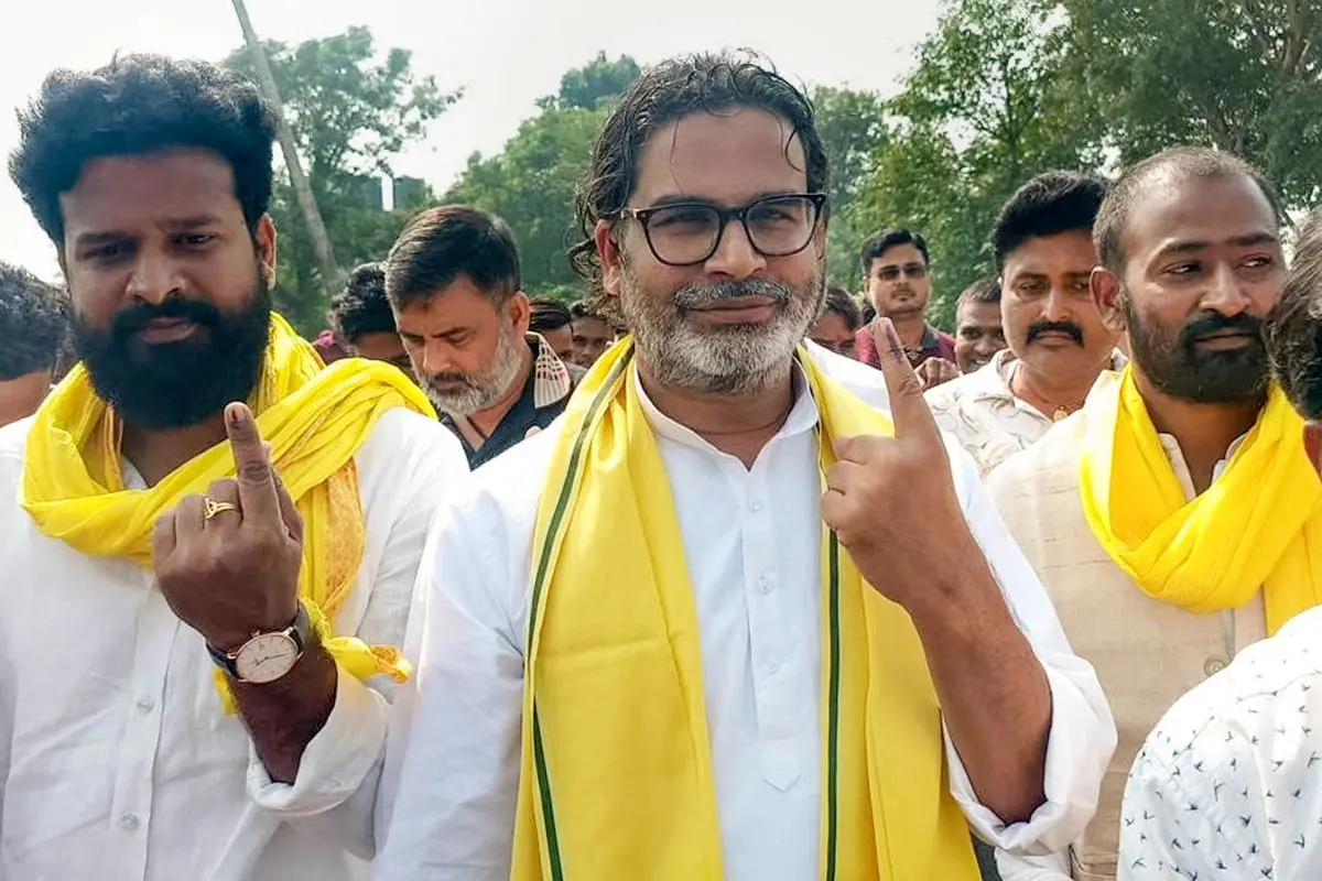 Jan Suraaj leader Prashant Kishor shows his ink-marked finger after casting a vote during the second and final phase of the Bihar Assembly elections, in Rohtas (Photo: PTI)