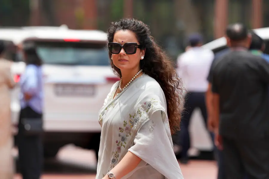 ‘ഇതുവരെ മിതവാദിയായ ഹിന്ദുവായിരുന്നു, ഇനി ഉണർന്ന ഹിന്ദുവാകും’; നിലപാട് വ്യക്തമാക്കി കങ്കണ
