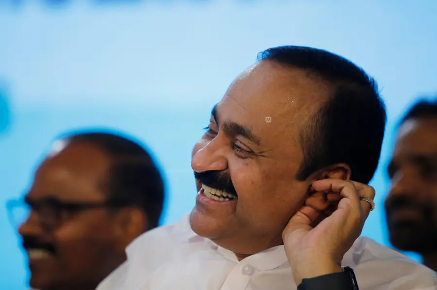 ബ്രഹ്മപുരം അഴിമതിക്കേസ്: മുൻ കെഎസ്ഇബി ചെയർമാനെതിരായ പ്രോസിക്യൂഷൻ നടപടികൾ സർക്കാർ പിൻവലിക്കുന്നു
