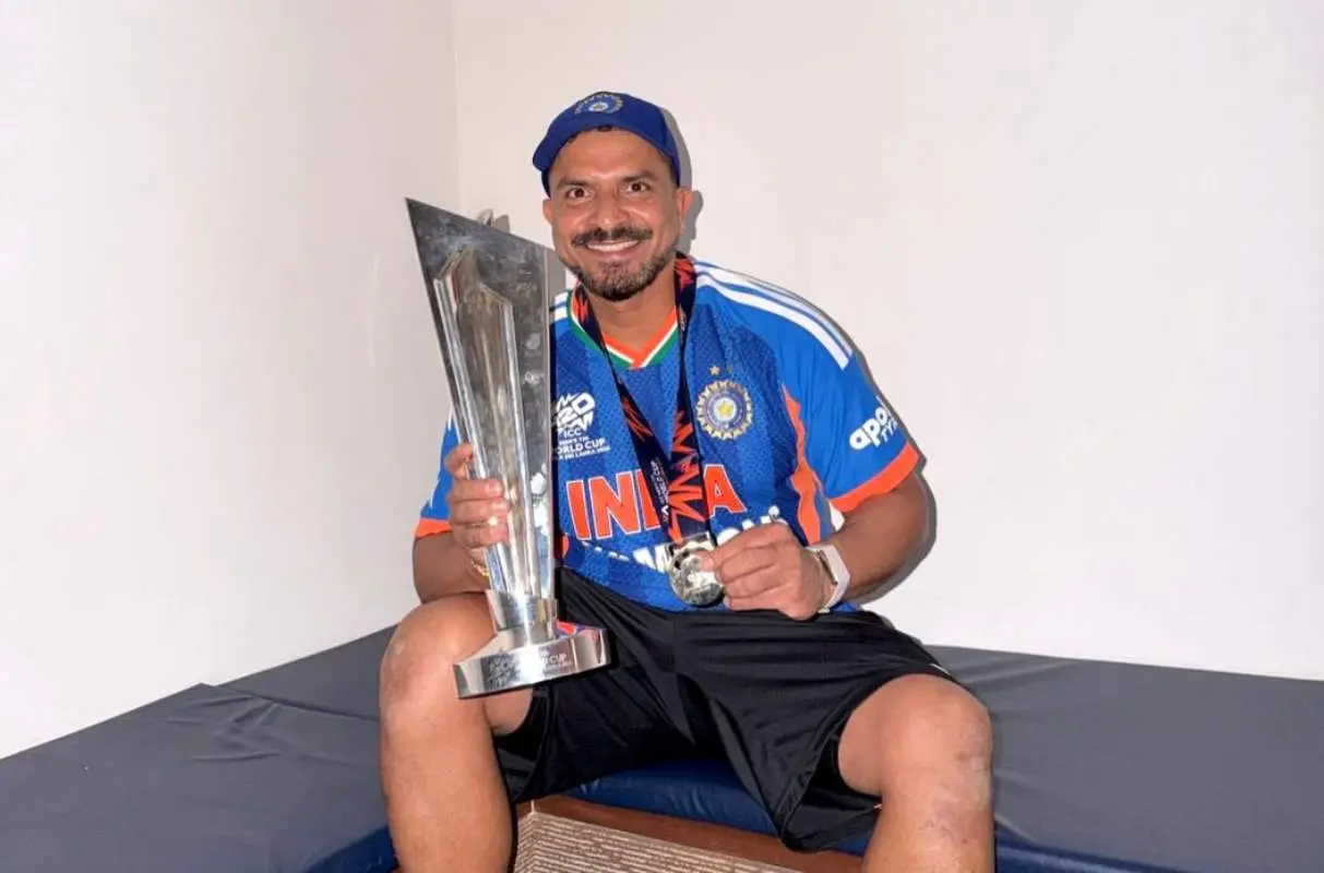 ട്വന്റി 20 കിരീടവുമായി ടി ദിലീപ് | Photo: instagram/ t dilip