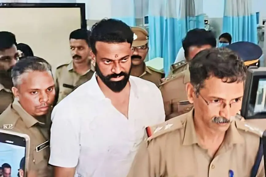 ആർ. സുഗതന് അനുകൂലമായി കത്ത് നൽകി; തദ്ദേശ വകുപ്പ് അണ്ടർ സെക്രട്ടറിക്ക് സസ്പെൻഷൻ