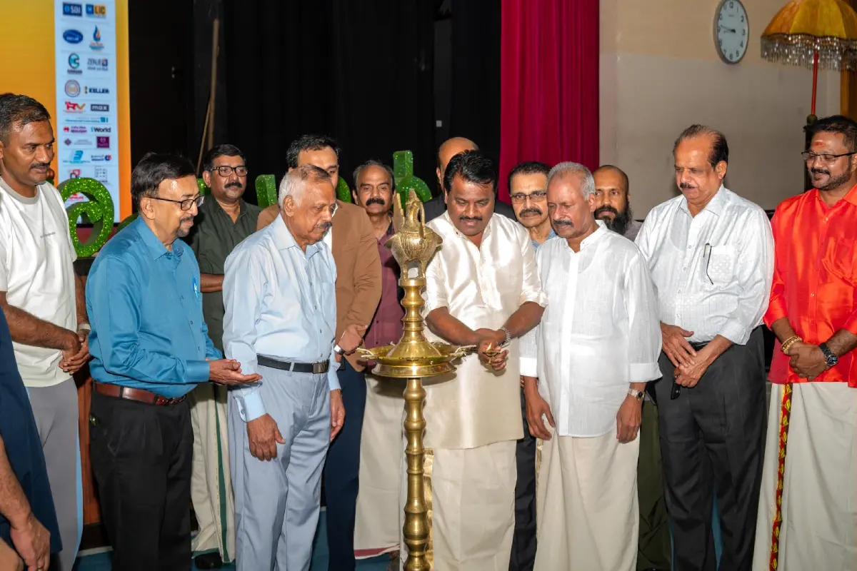 സമാജം പ്രസിഡന്റ് പി.വി. രാധാകൃഷ്ണപിള്ള, ജനറല് സെക്രട്ടറി വര്ഗീസ് കാരക്കല് എന്നിവരുടെ നേതൃത്വത്തില് നടന്ന 'ശ്രാവണം 2026' കൊടിയേറ്റം