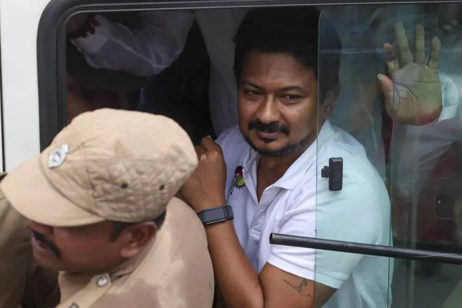 ജയലളിത,കരുണാനിധി,ഉദയനിധി.. എതിരാളികളുടെ അറസ്റ്റ് തമിഴകരാഷ്ട്രീയത്തിൽ തുടർക്കഥ