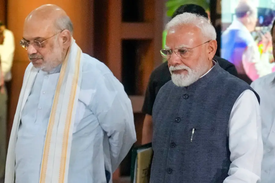 മോദിയും അമിത് ഷായും എവിടെ? വരൂ മറുപടി പറയൂവെന്ന് പ്രതിപക്ഷം; ചർച്ചയായി പാർലമെന്റിലെ അസാന്നിധ്യം