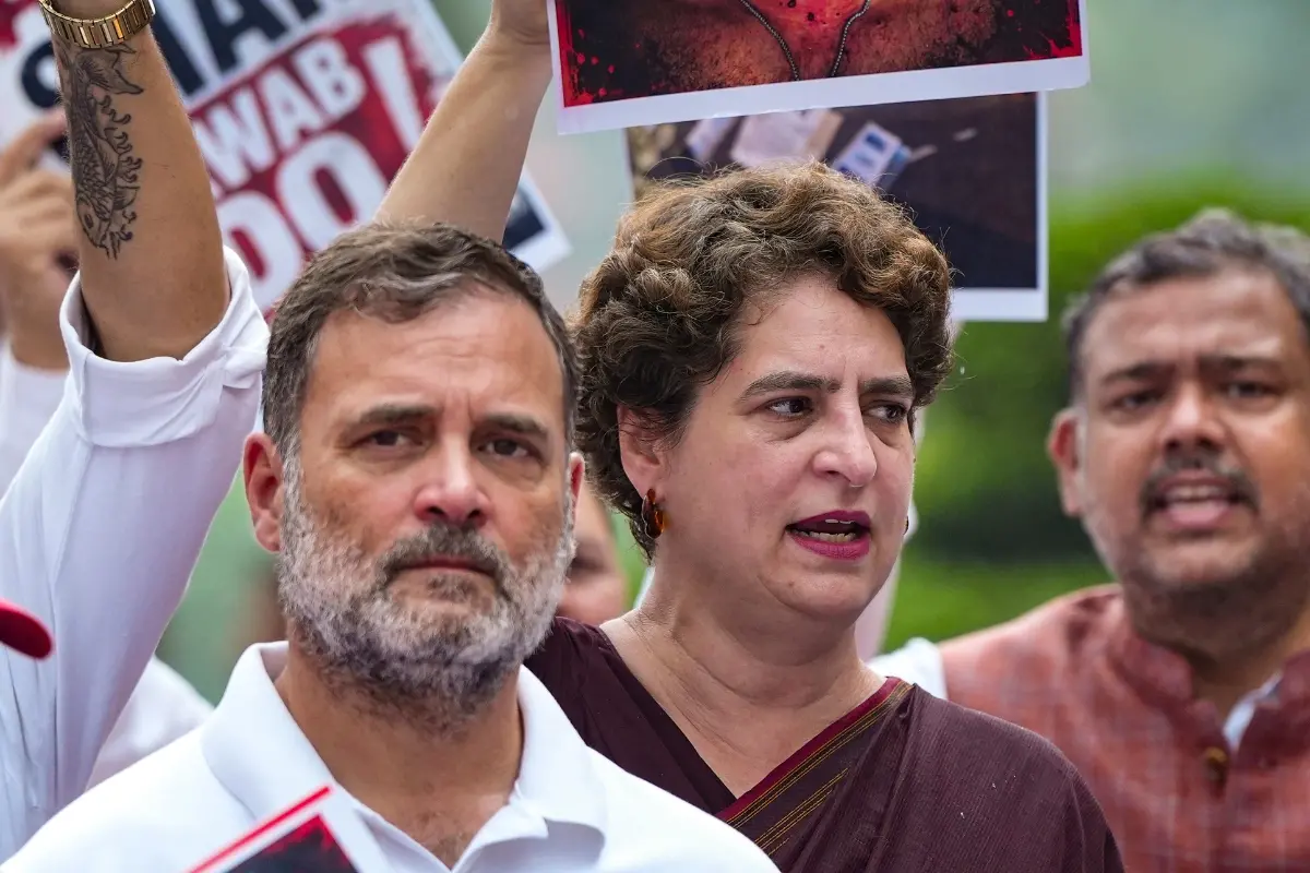 Lok Sabha LoP Rahul Gandhi and Congress MP Priyanka Gandhi Vadra during a protest march demanding Home Minister Amit Shah's statement on alleged police excesses on students, discussion on "misappropriation" of Ram temple donations and statehood for Jammu and Kashmir, during the Monsoon session of Parliament, in New Delhi.| Photo: PTI