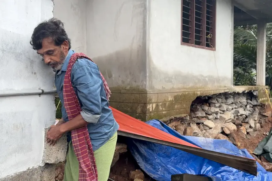 ക്യാൻസർ ആണ്, ഇപ്പോൾ വീടും പോയി; ചികിത്സക്കുപോലും പണം തികയാത്തപ്പോൾ എന്ത് ചെയ്യണമെന്നറിയാതെ സുബൈർ